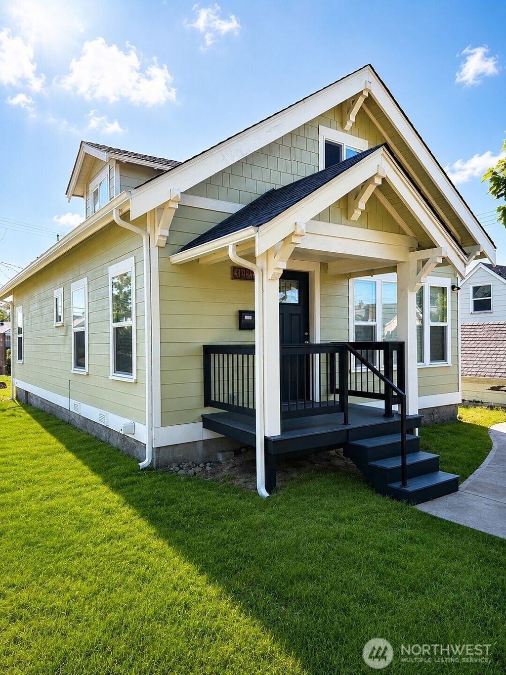 Photo of 1117 S Grant Avenue, Tacoma, WA 98405 (MLS # 2519946)