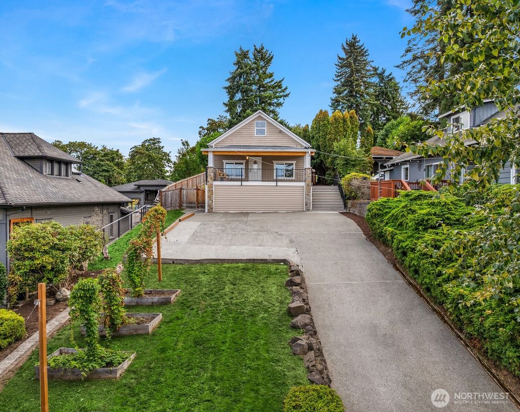 Photo of 412 Renton Avenue S, Renton, WA 98057 (MLS # 2440929)
