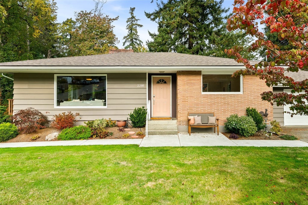Photo of 2205 Old Lakeway Drive, Bellingham, WA 98229 (MLS # 2593927)