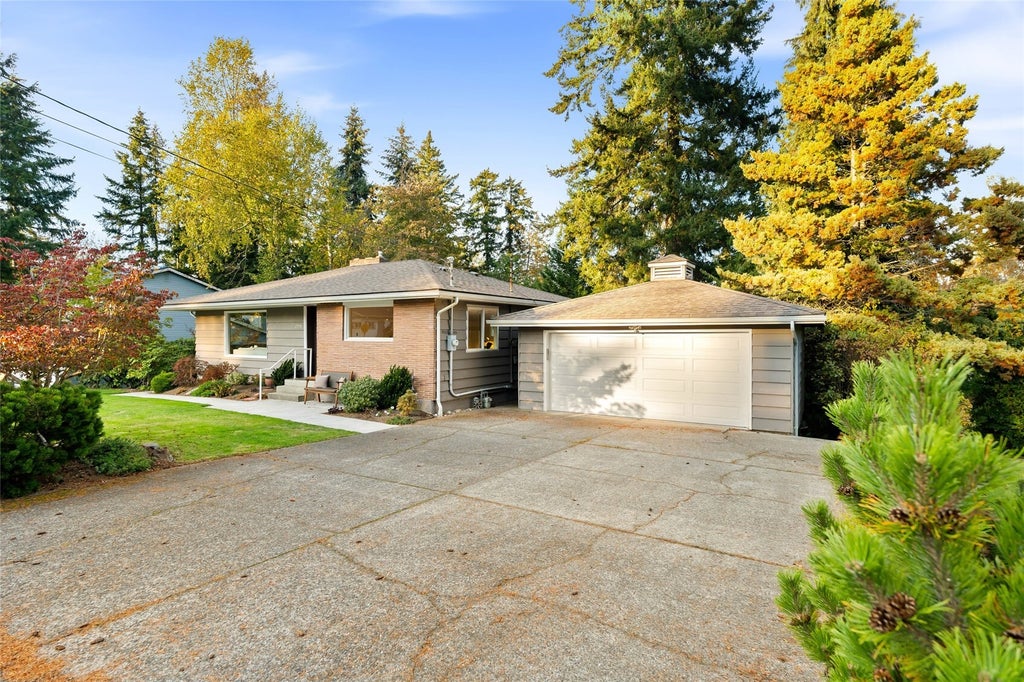 Photo of 2205 Old Lakeway Drive, Bellingham, WA 98229 (MLS # 2593927)