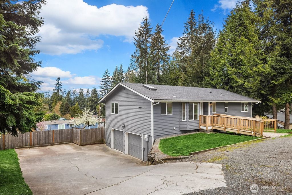 Photo of 12324 9th Drive SE, Everett, WA 98208 (MLS # 2342847)