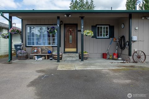 Photo of 700 Harding Road, Aberdeen, WA 98520 (MLS # 2527959)