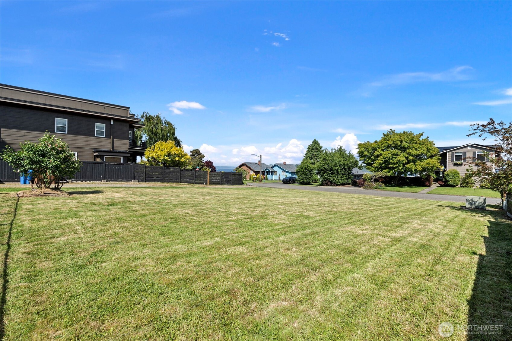 3510 N Puget Sound Avenue
