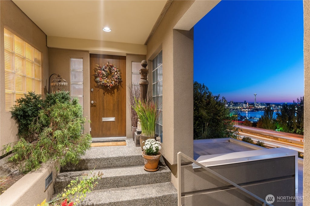 Photo of 1946 Harvard Avenue E, Seattle, WA 98102 (MLS # 2574520)
