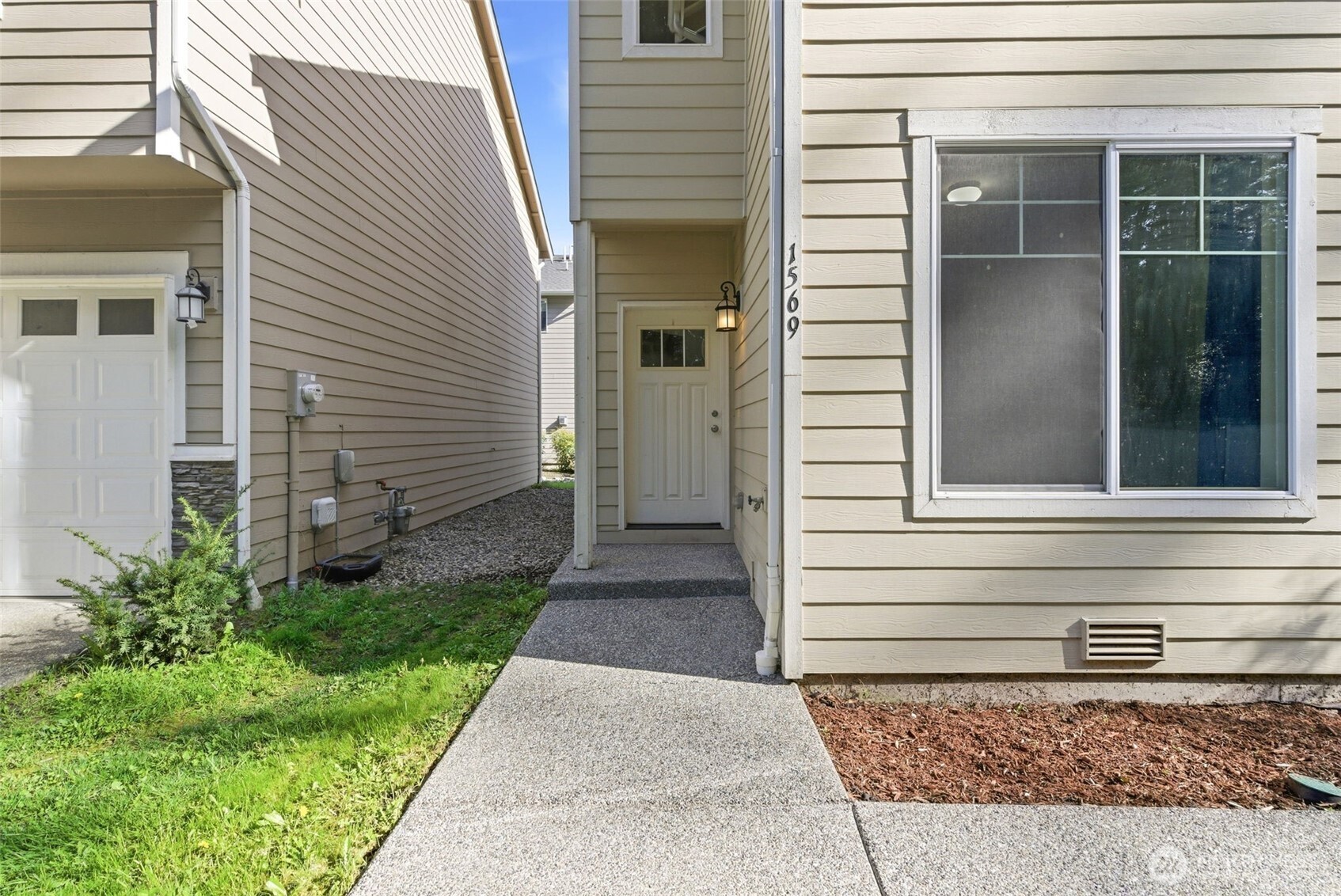 1569 NE Fontaine Way