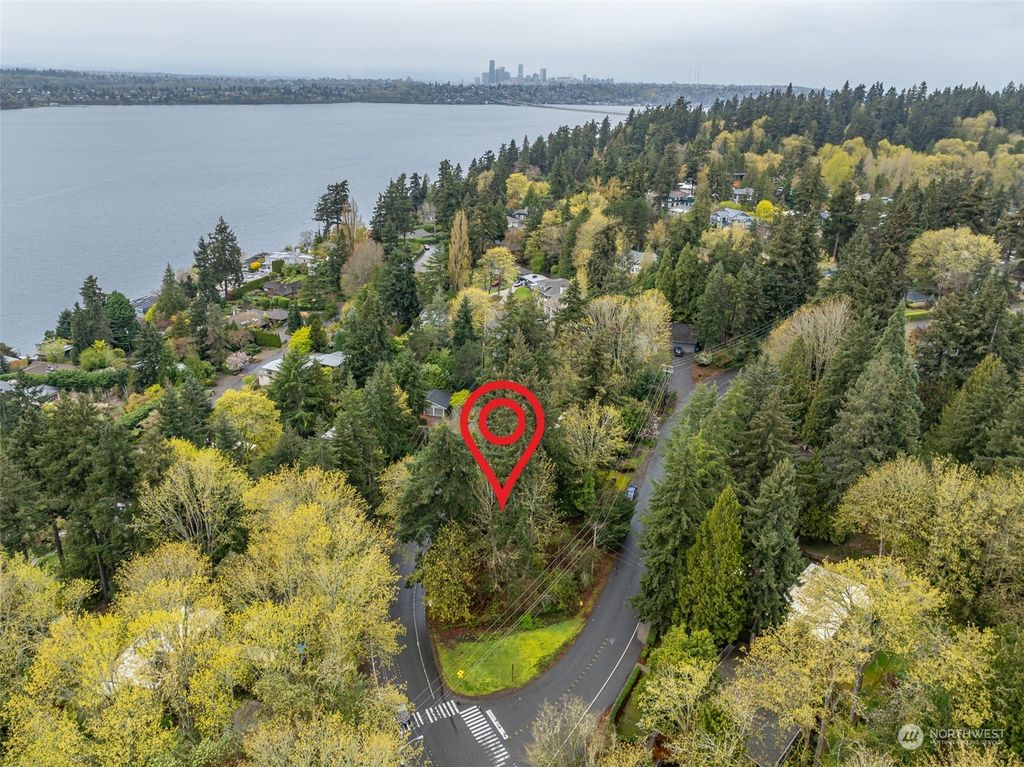 Photo of 4115 78th Avenue SE, Mercer Island, WA 98040 (MLS # 2220234)