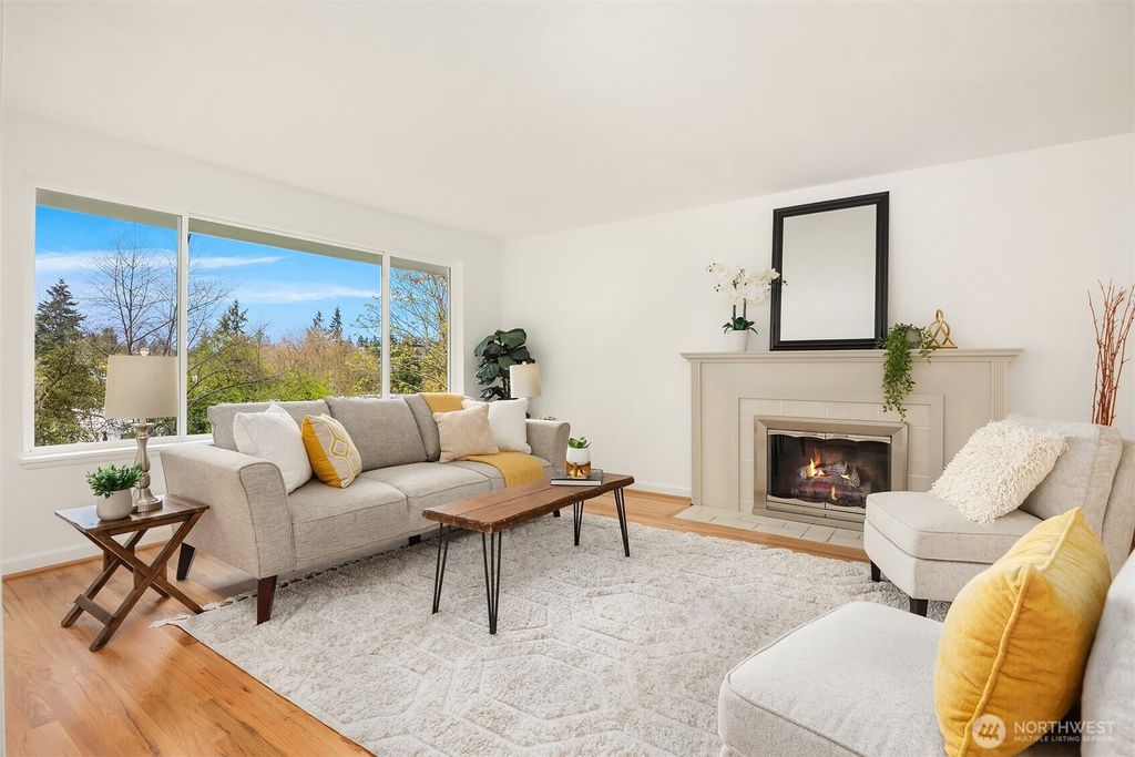 Photo of 18355 11th Avenue NE, Shoreline, WA 98155 (MLS # 2358181)