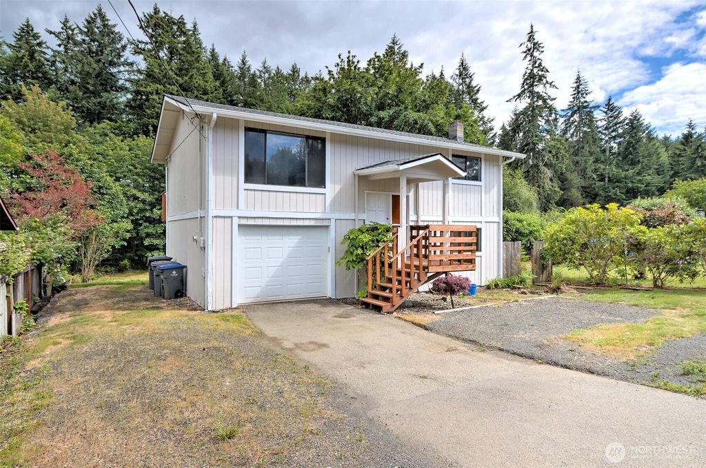 Photo of 2064 Lake Boulevard, Shelton, WA 98584 (MLS # 2540938)