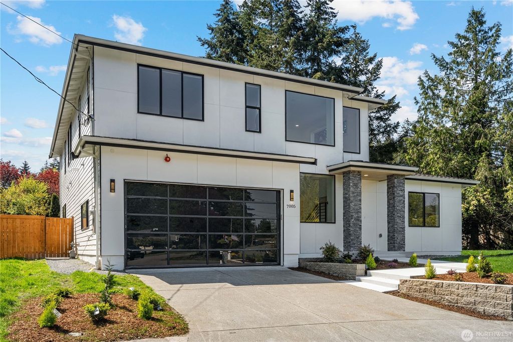 Photo of 7005 143rd pl Pl NE, Redmond, WA 98052 (MLS # 2402043)