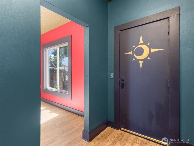 1108 W 14th Street W