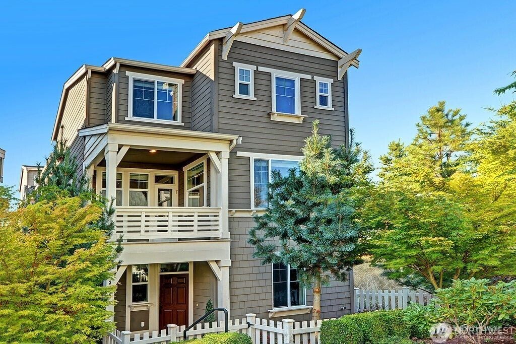 Photo of 316 NE Eagle Way, Issaquah, WA 98029 (MLS # 2414827)