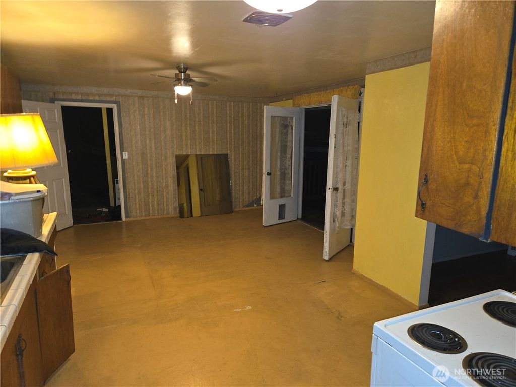 Photo of 16006 SE 10th Street, Bellevue, WA 98008 (MLS # 2431040)