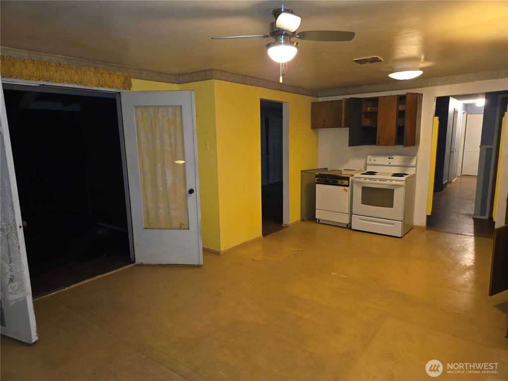 Photo of 16006 SE 10th Street, Bellevue, WA 98008 (MLS # 2431040)