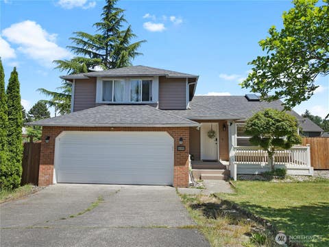 Photo of 32332 19th Court SW, Federal Way, WA 98023 (MLS # 2534573)