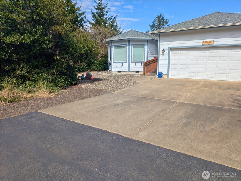 258 N Razor Clam Drive SW