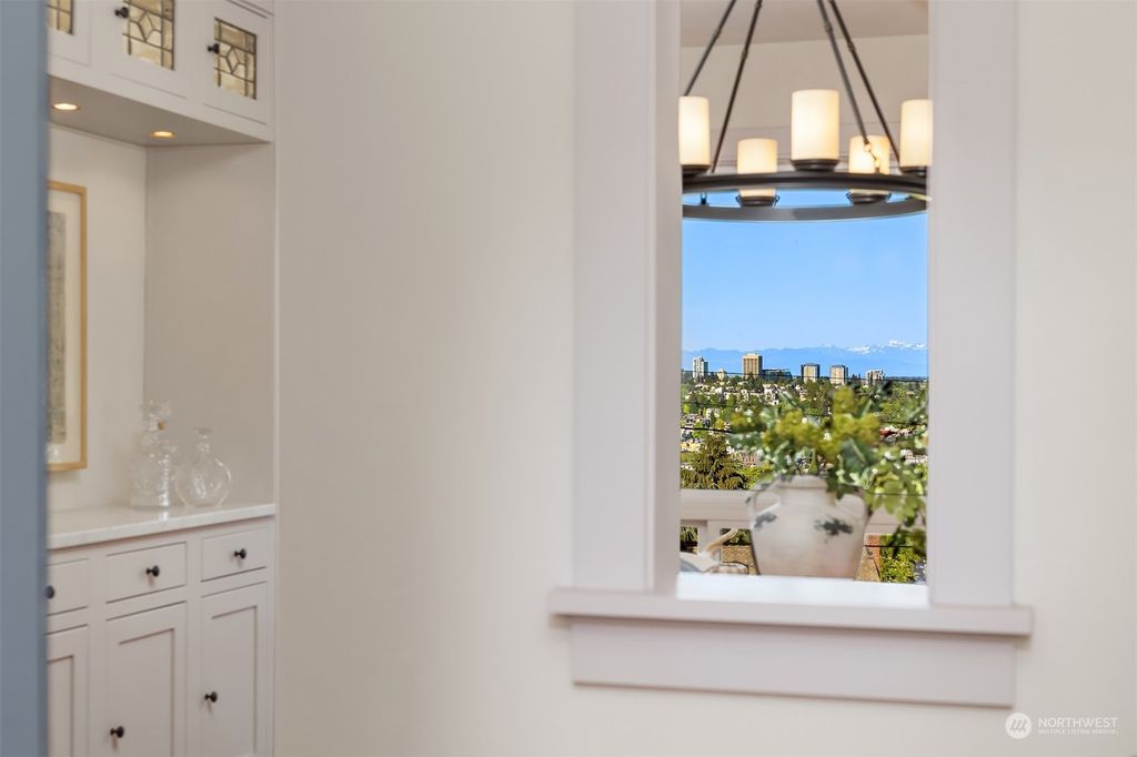 Photo of 862 W Etruria Street, Seattle, WA 98119 (MLS # 2235160)