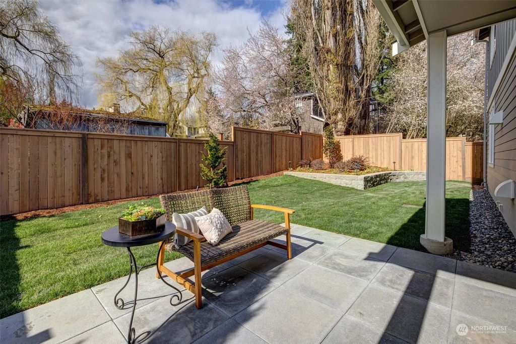 Photo of 1011 6th Street, Kirkland, WA 98033 (MLS # 2227670)