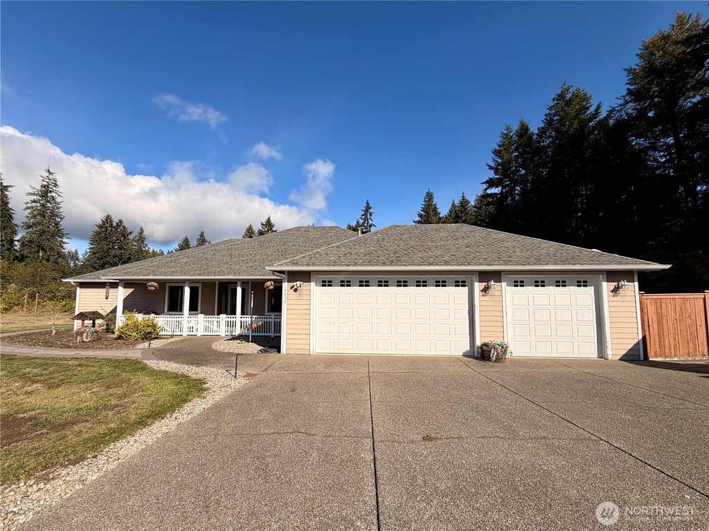Photo of 14234 123rd Ave SE AVE, Yelm, WA 98597 (MLS # 2587753)
