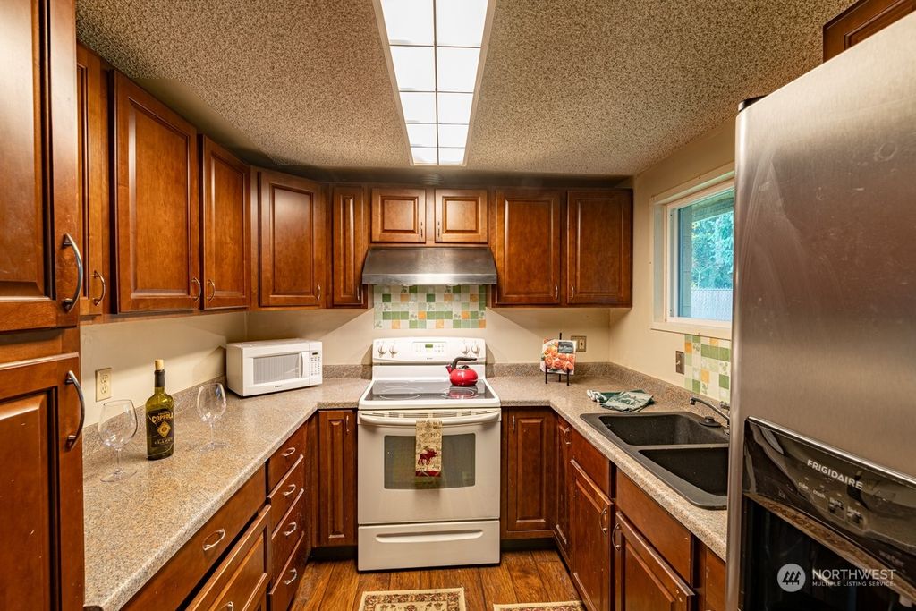 Photo of 22902 59th Avenue W, Mountlake Terrace, WA 98043 (MLS # 2183307)