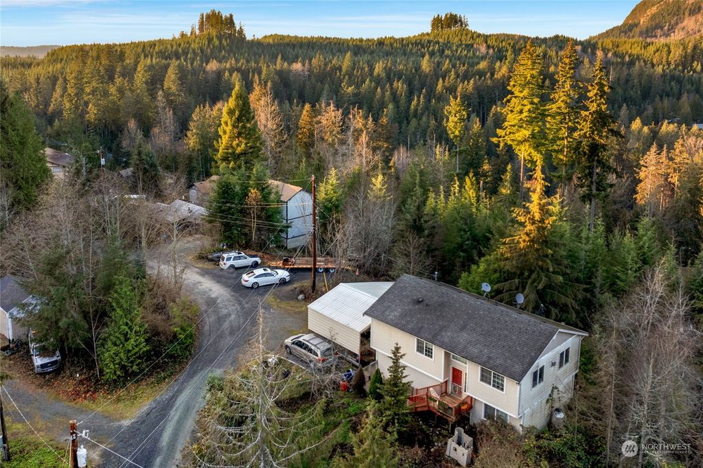 Photo of 19811 Whitehorse Place, Granite Falls, WA 98252 (MLS # 2316069)