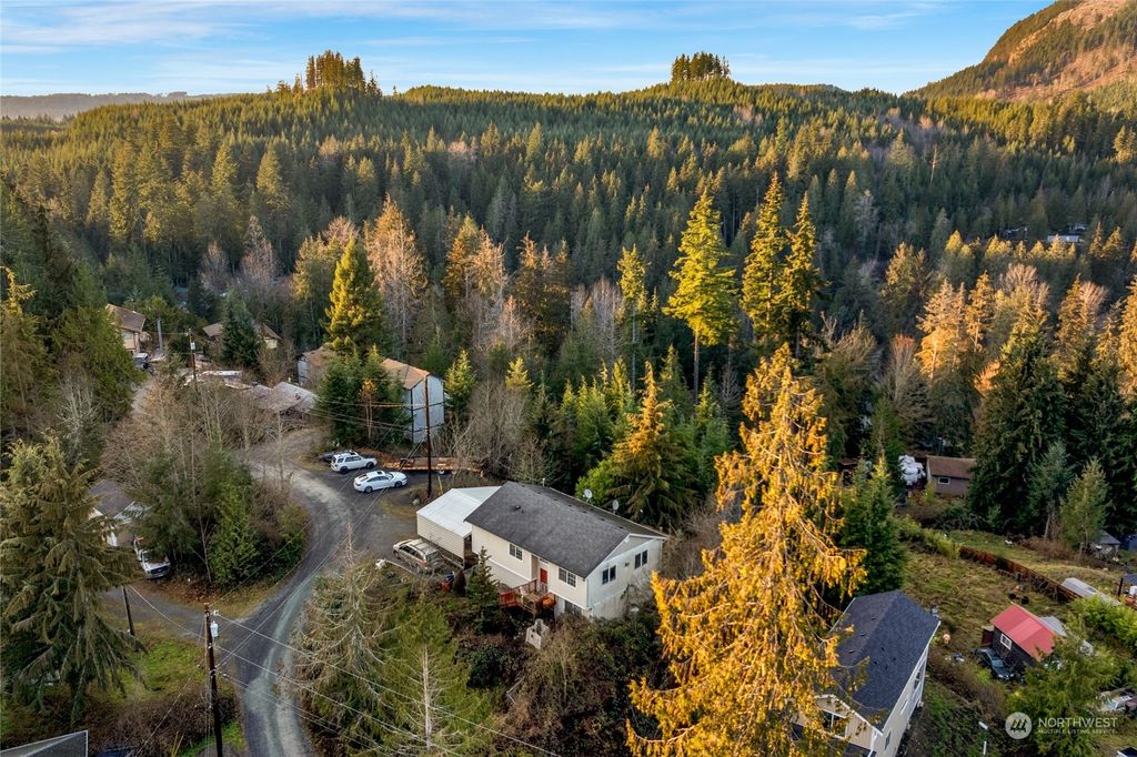Photo of 19811 Whitehorse Place, Granite Falls, WA 98252 (MLS # 2316069)