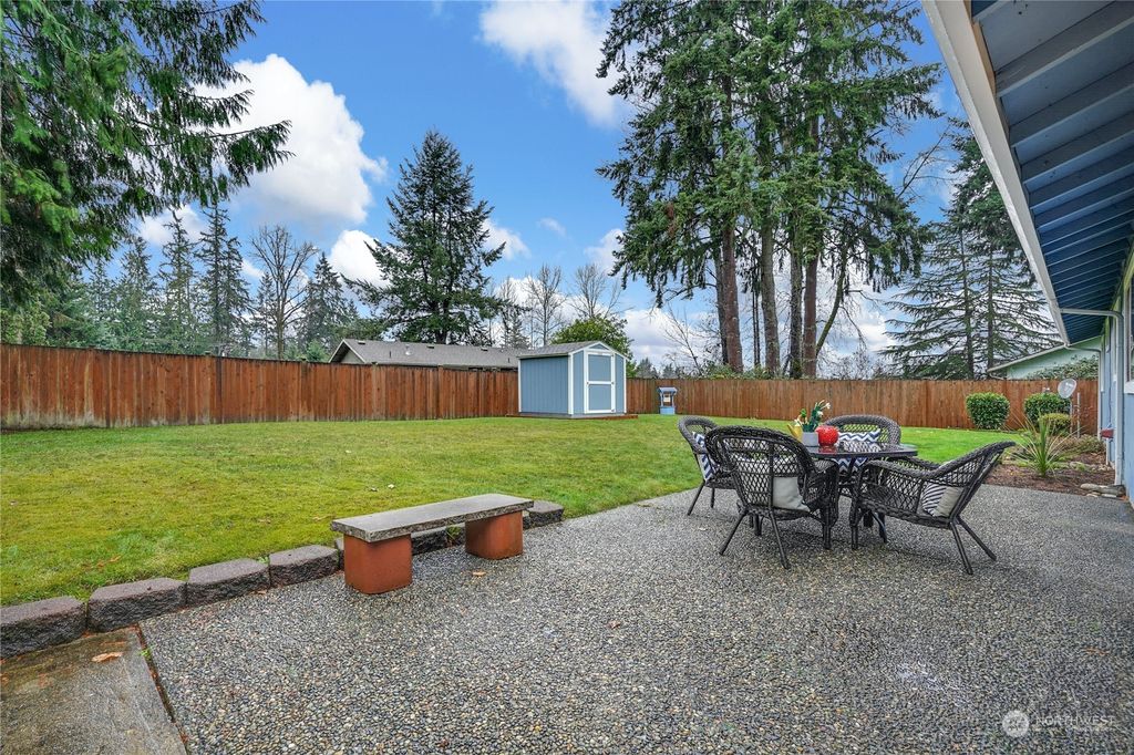 Photo of 20639 NE 76th Place, Redmond, WA 98053 (MLS # 2181345)