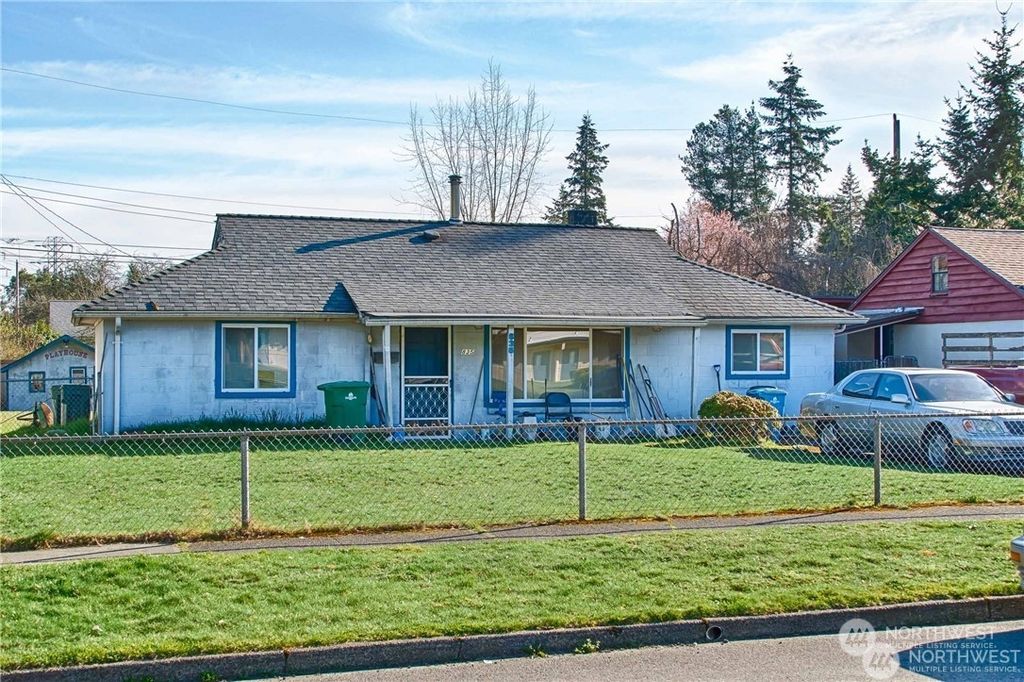 Photo of 835 NE 190th Street, Shoreline, WA 98155 (MLS # 2203942)