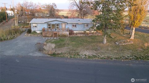 Photo of 37585 Western Avenue NE, Coulee City, WA 99115 (MLS # 2457799)