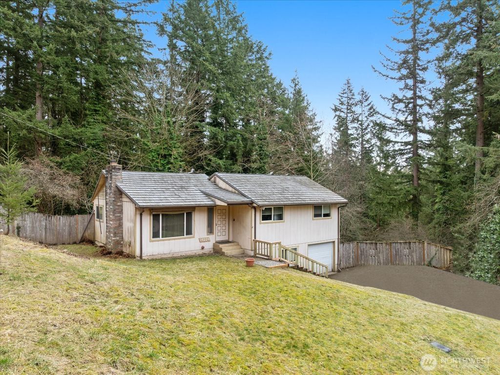 Photo of 14224 180th Avenue SE, Renton, WA 98059 (MLS # 2365772)