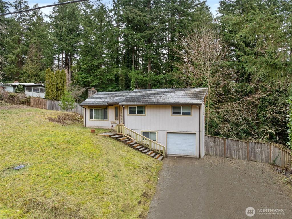 Photo of 14224 180th Avenue SE, Renton, WA 98059 (MLS # 2365772)
