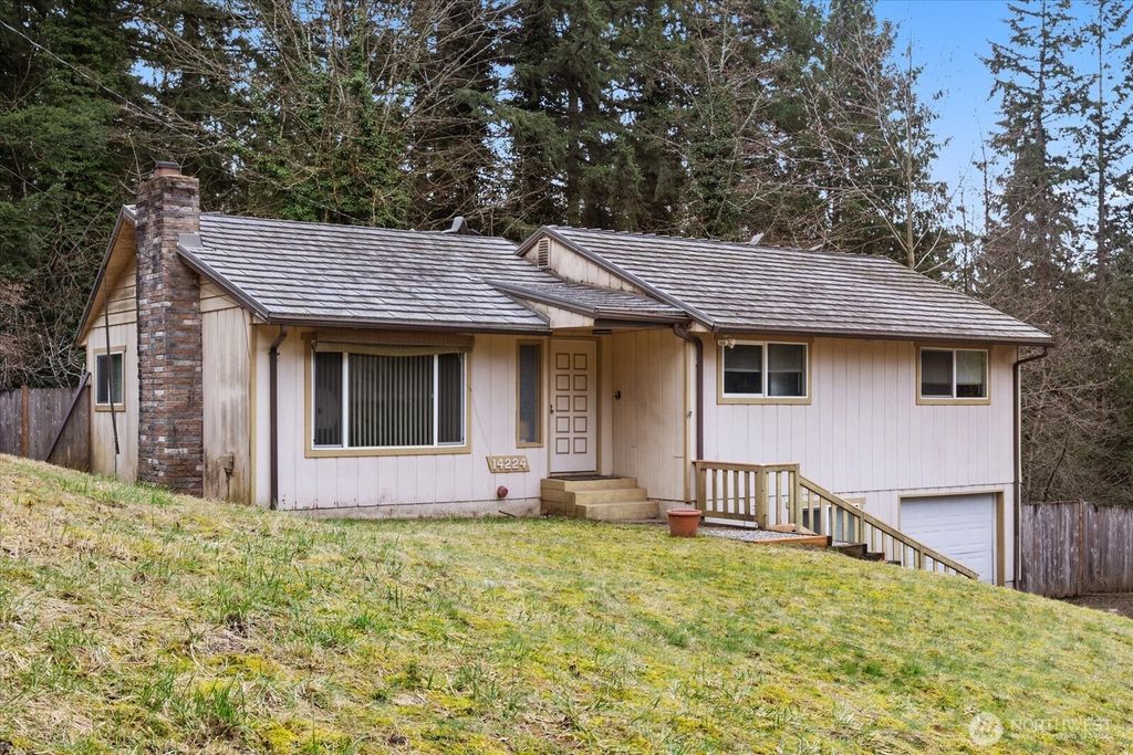 Photo of 14224 180th Avenue SE, Renton, WA 98059 (MLS # 2365772)