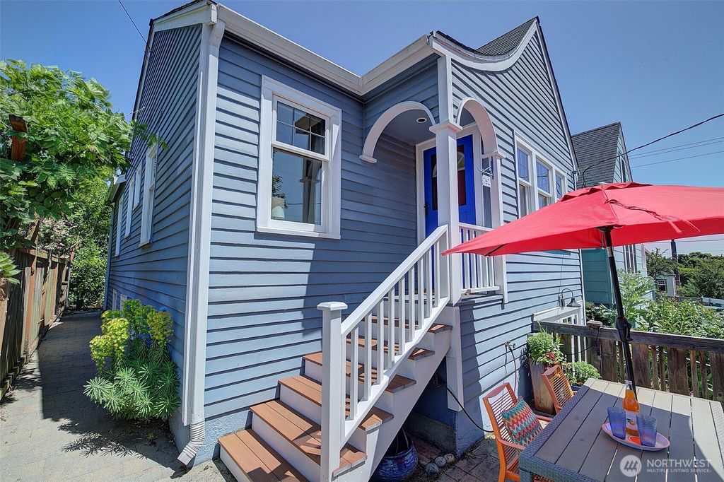 Photo of 752 N 84th St, Seattle, WA 98103 (MLS # 2406385)