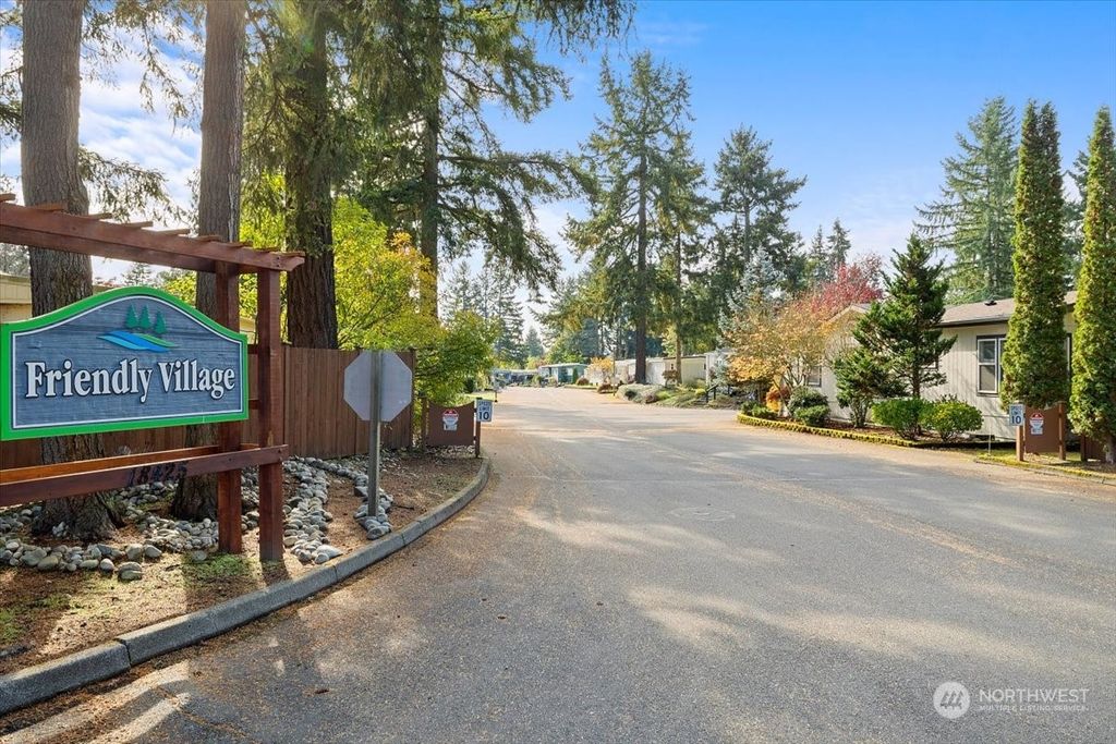 Photo of 18425 NE 95th Street #4, Redmond, WA 98052 (MLS # 2176197)