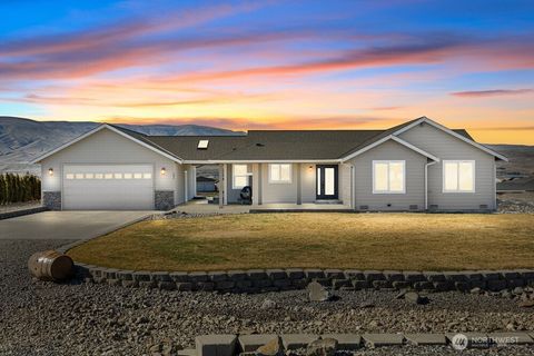 Photo of 206 Moon River View Vw SW, Mattawa, WA 99349 (MLS # 2487355)