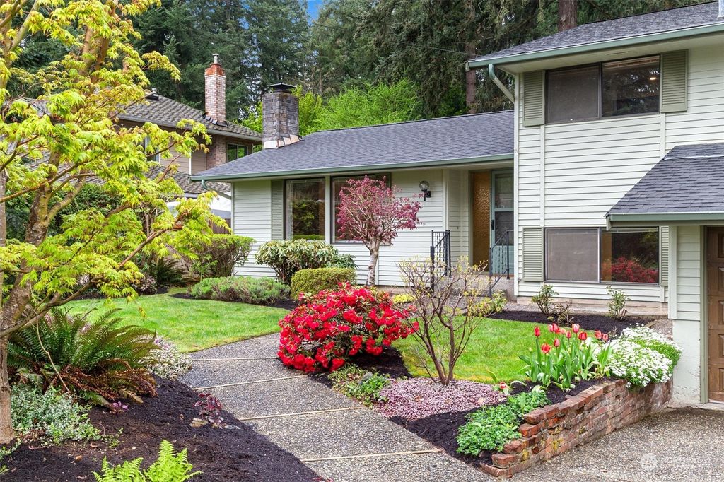 Photo of 5613 135th Place NE, Marysville, WA 98271 (MLS # 2223071)