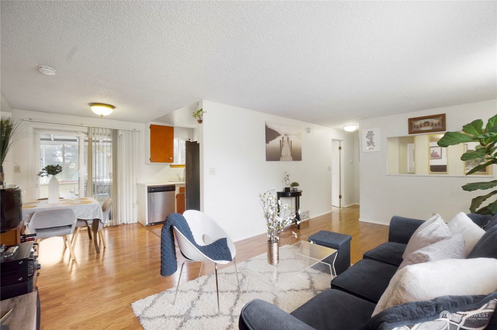 Photo of 30619 7th Avenue SW, Federal Way, WA 98023 (MLS # 2195749)
