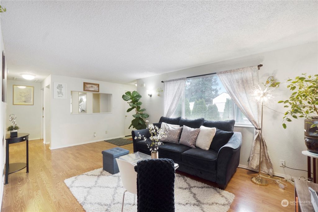Photo of 30619 7th Avenue SW, Federal Way, WA 98023 (MLS # 2195749)
