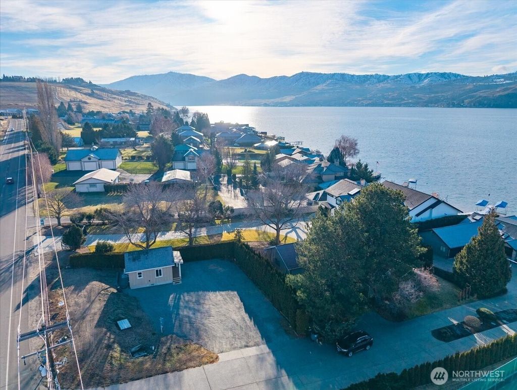 Photo of 17 Kalian Lane, Manson, WA 98831 (MLS # 2466663)