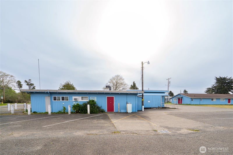 211 E Pacific Ave