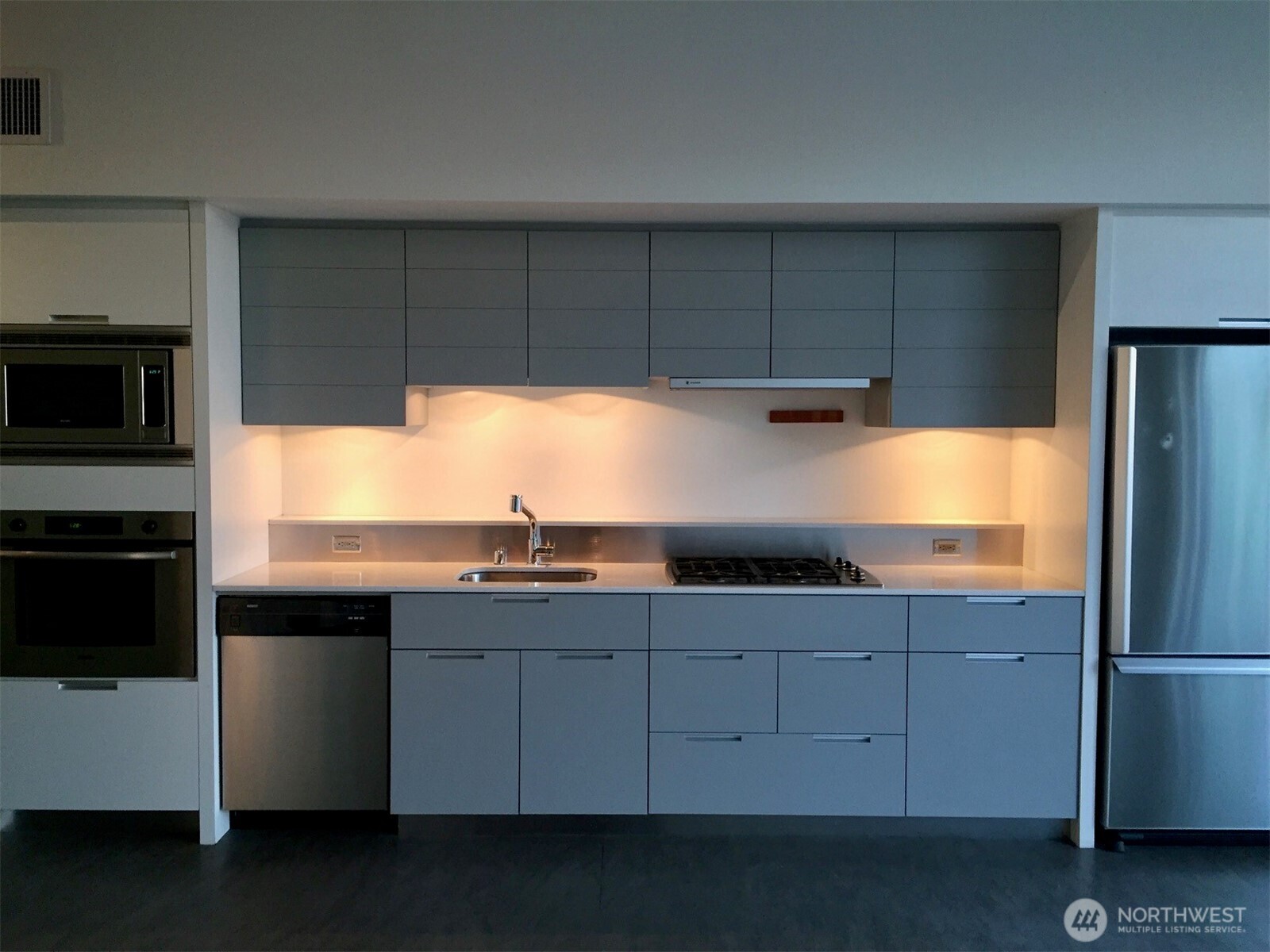 501 Roy Street T306