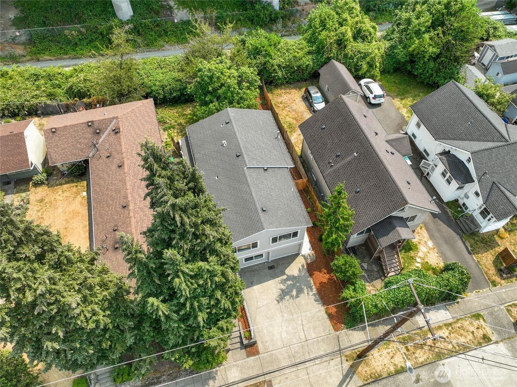Photo of 4042 5th Avenue NE, Seattle, WA 98105 (MLS # 2566297)