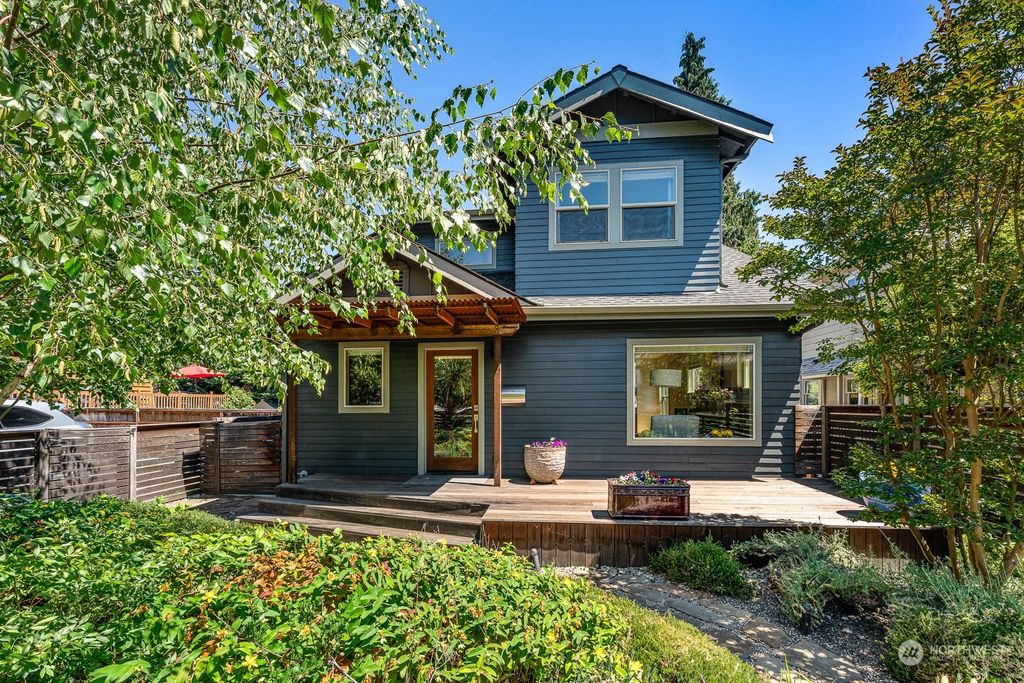 Photo of 534 31st Avenue, Seattle, WA 98122 (MLS # 2306504)