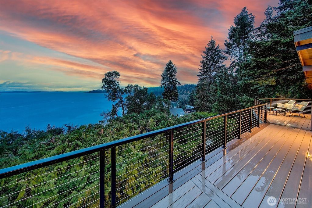 Photo of 3229 SW 166th Street, Burien, WA 98166 (MLS # 2487544)