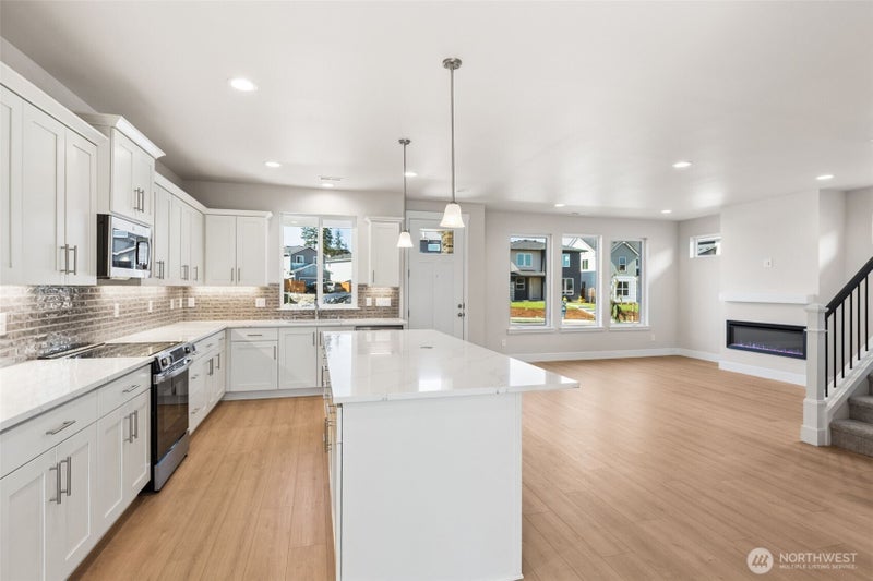 14535 204th Avenue E 907