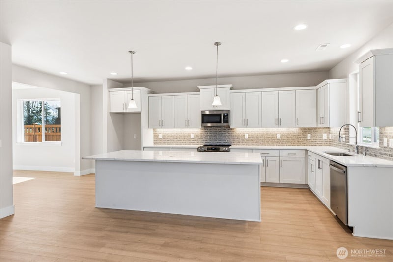 14535 204th Avenue E 907