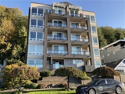 1502 Alki Avenue SW 201