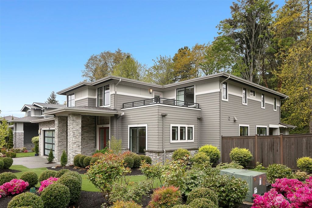 Photo of 720 3rd Lane S, Kirkland, WA 98033 (MLS # 2234505)