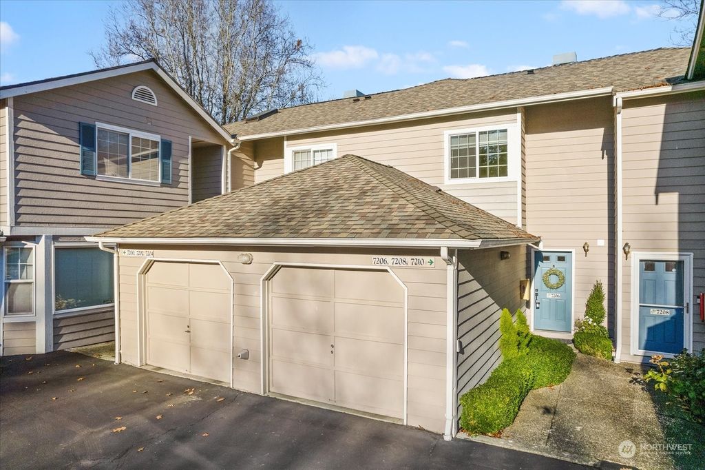 Photo of 7206 NE 171st Lane, Kenmore, WA 98028 (MLS # 2190861)