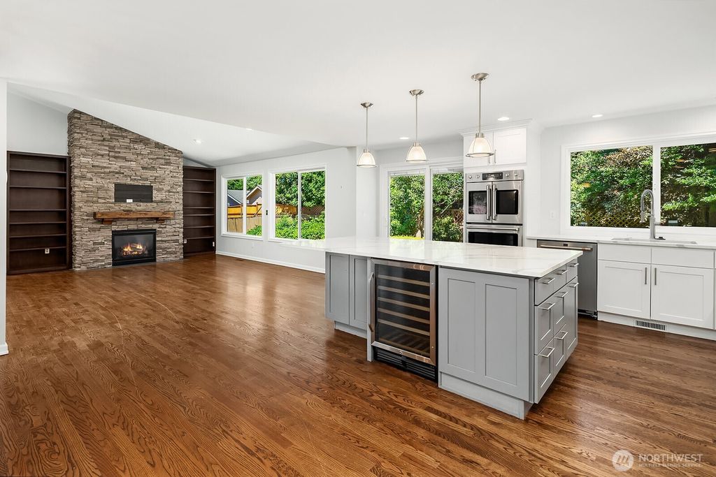 Photo of 4928 NE 23rd Street, Renton, WA 98059 (MLS # 2390415)