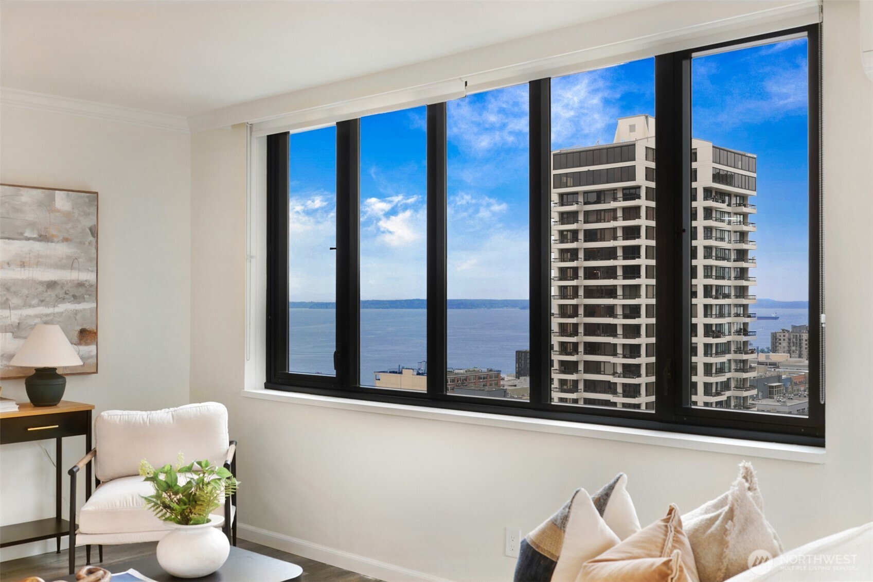 2100 3rd Avenue 1804